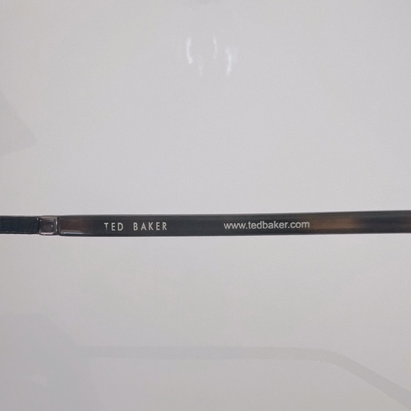 Ted Baker Black Sunglasses - Picture 4 of 4